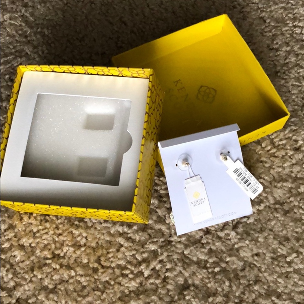 Kendra Scott Slate Gold Alexa Drop Earrings - Picture 4 of 7